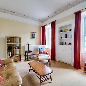  Apartment Guestready - Castle View On Quiet Street