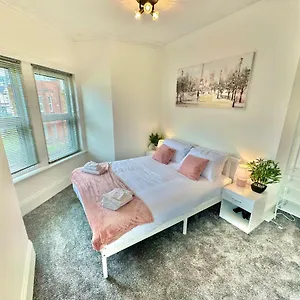 Chic In Central With Parking , Bournemouth United Kingdom
